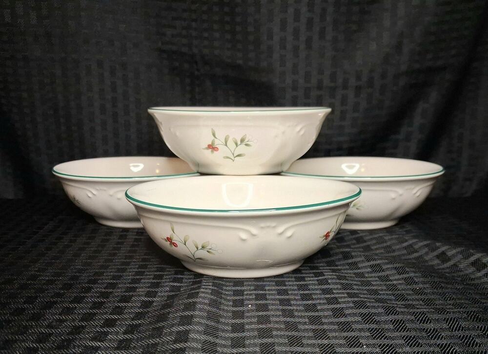 Pfaltzgraff Winterberry Stoneware Bowls 6” Cereal/Soup Set Of 4